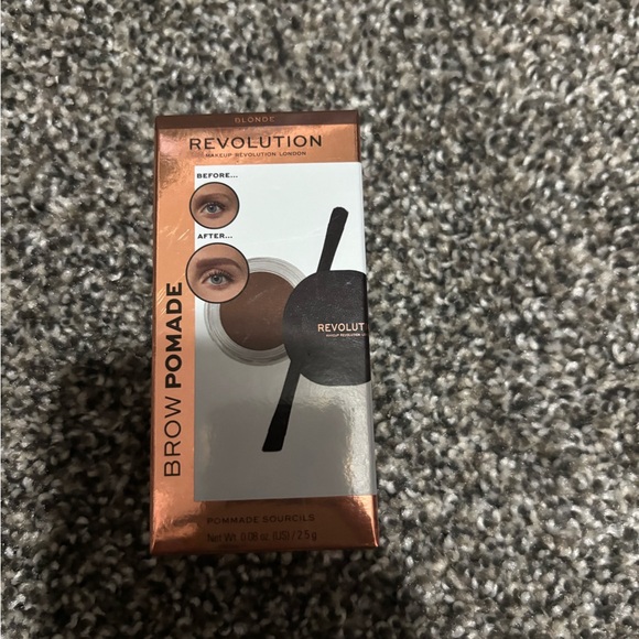 Revolution Makeup Set: Gold, Yellow, and Brown - Picture 2 of 8